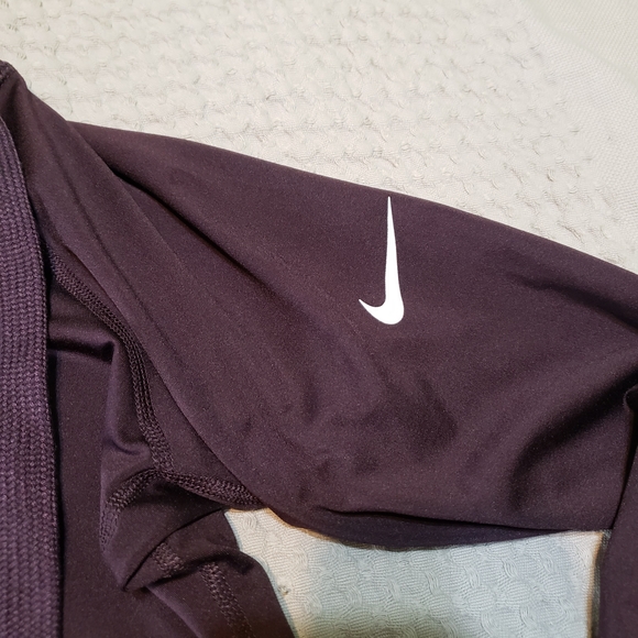 Nike Therma-FIT Cowl Neck Running Top - Eggplant/Plum - Size Large - Picture 4 of 9